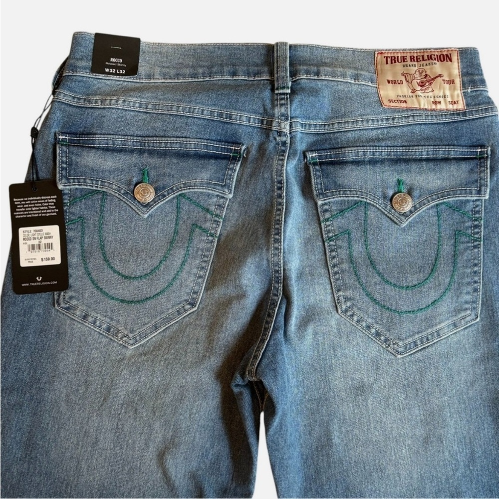 NEW TRUE RELIGION MENS ROCCO RELAXED SKINNY FLAP JEANS Light Wash 32x32 MSRP$159 - Picture 3 of 7